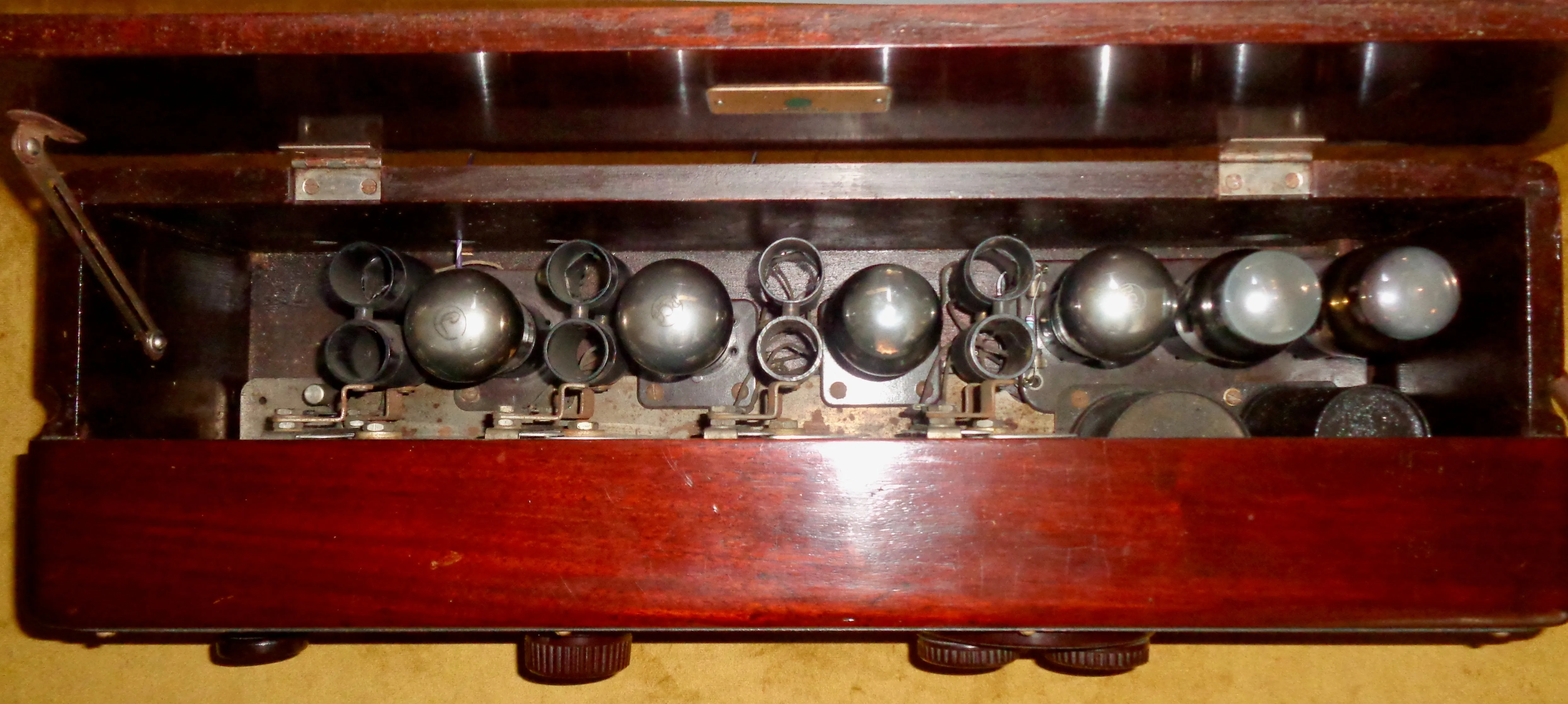 1927 Atwater Kent Valve Radio Receiving Set Table Model 33