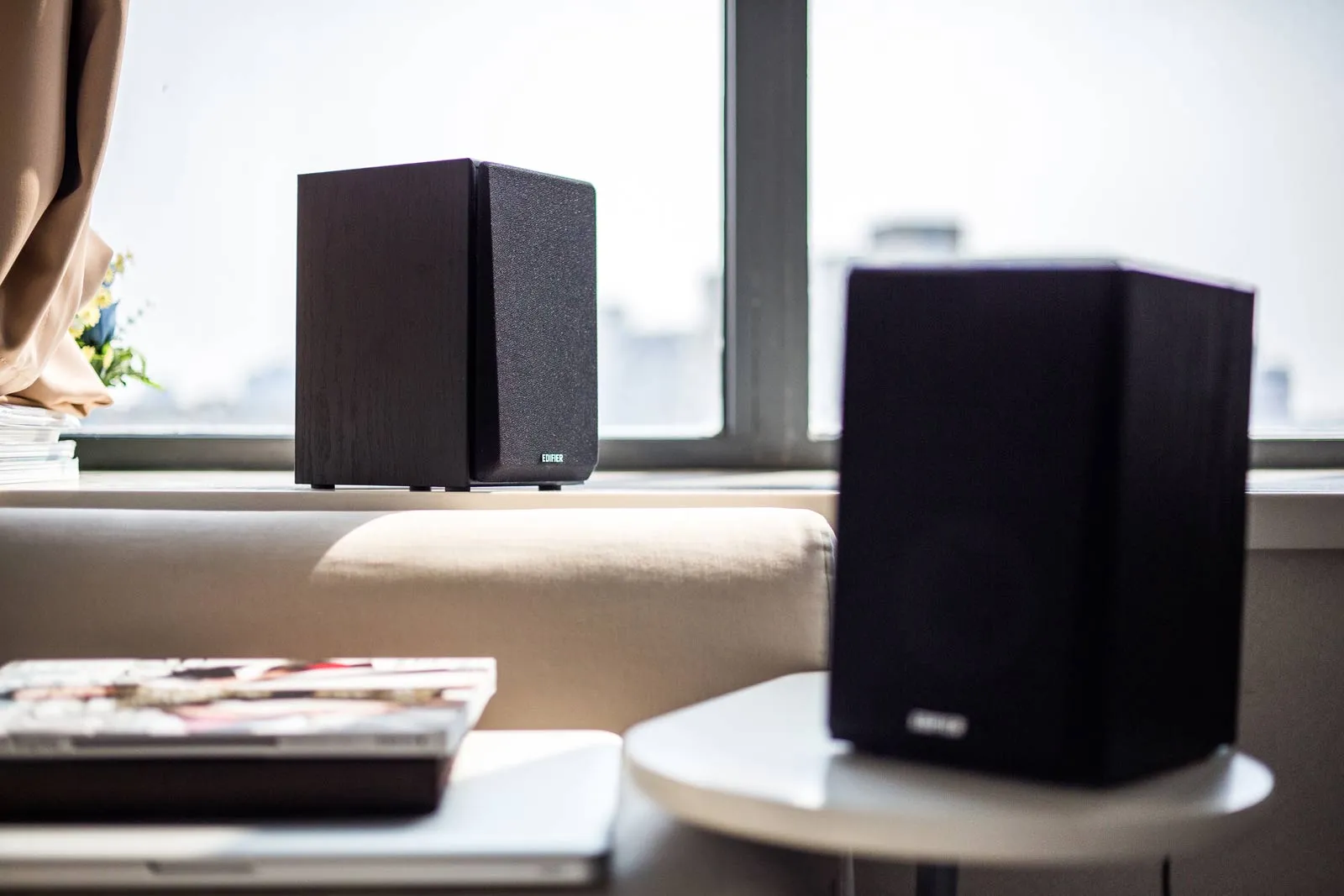 R980T 2.0 Active Speaker System (Certified Refurbished)